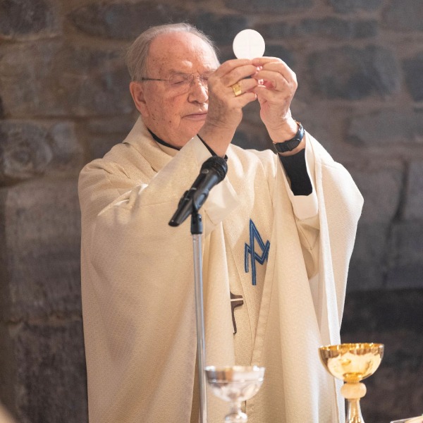 La vida del sacerdote es un diálogo constante con Dios… la respuesta al llamado es de todos los días.